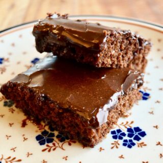 Chocolate Sheet Cake | Classically delicious recipe with low (or no) sugar! Deliciously moist and always a crowd pleaser!