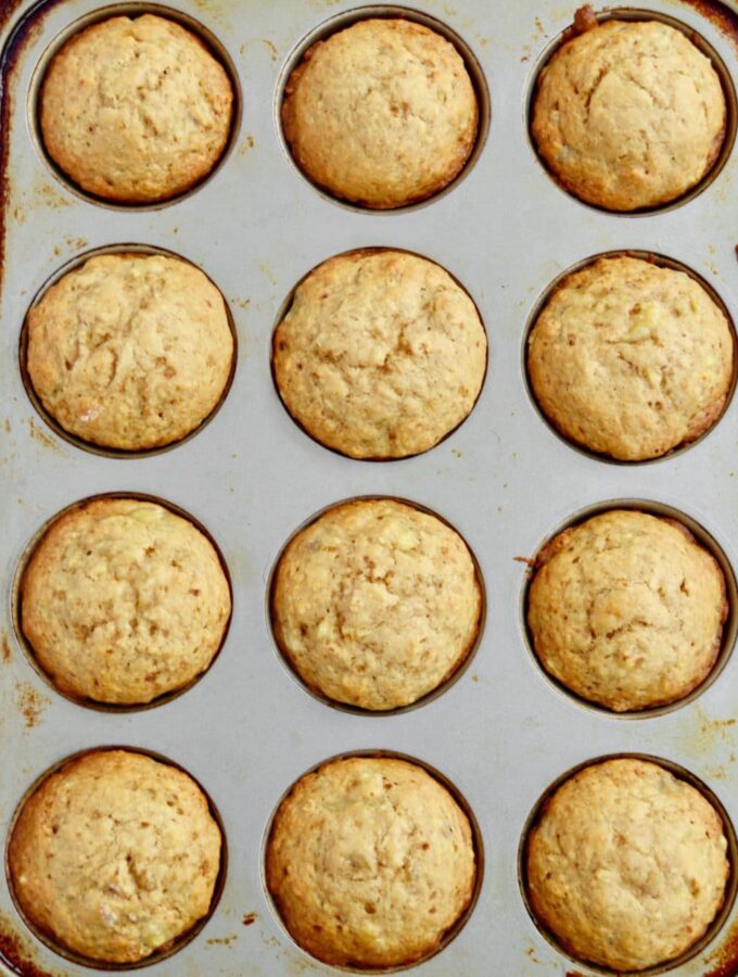Healthy Everyday Banana Muffin Recipe with NO refined sugar. Perfect for busy mornings, keeps you and the kids happy! So delicious and easy to throw together!