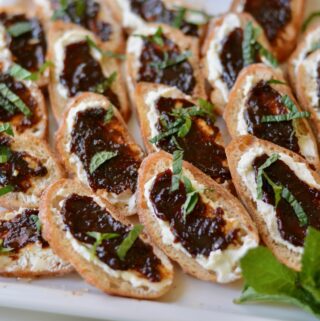 Goat Cheese and Fig Crostini with Honey and Mint. Perfectly fresh and delicious appetizer for any gathering. Kids loved it too!