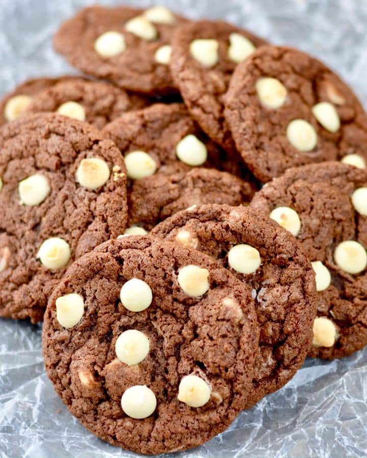 Chewy Chocolate Cookies with Pecans and Chocolate Chips - 3 add-in ideas. Amazing chocolatey recipe. Simple, delicious and SO chewy.