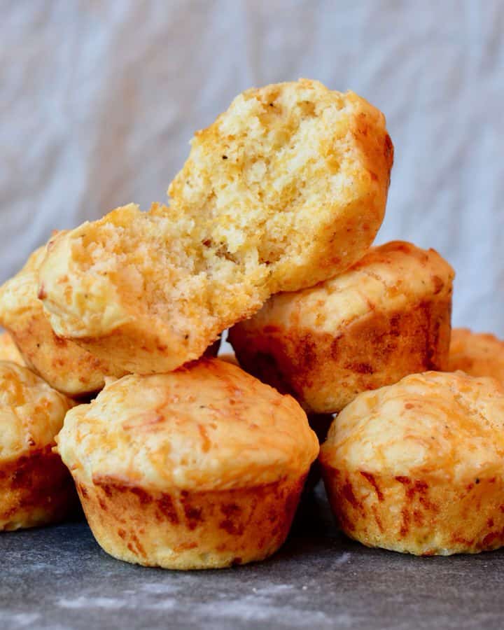 Cheddar Muffins - simple recipe perfect to go with soup this winter. Easy recipe with LOTS of cheddar!