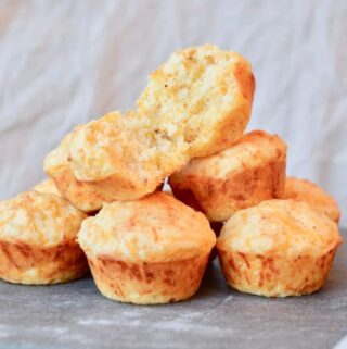 Cheddar Muffins - simple recipe perfect to go with soup this winter. Easy recipe with LOTS of cheddar!