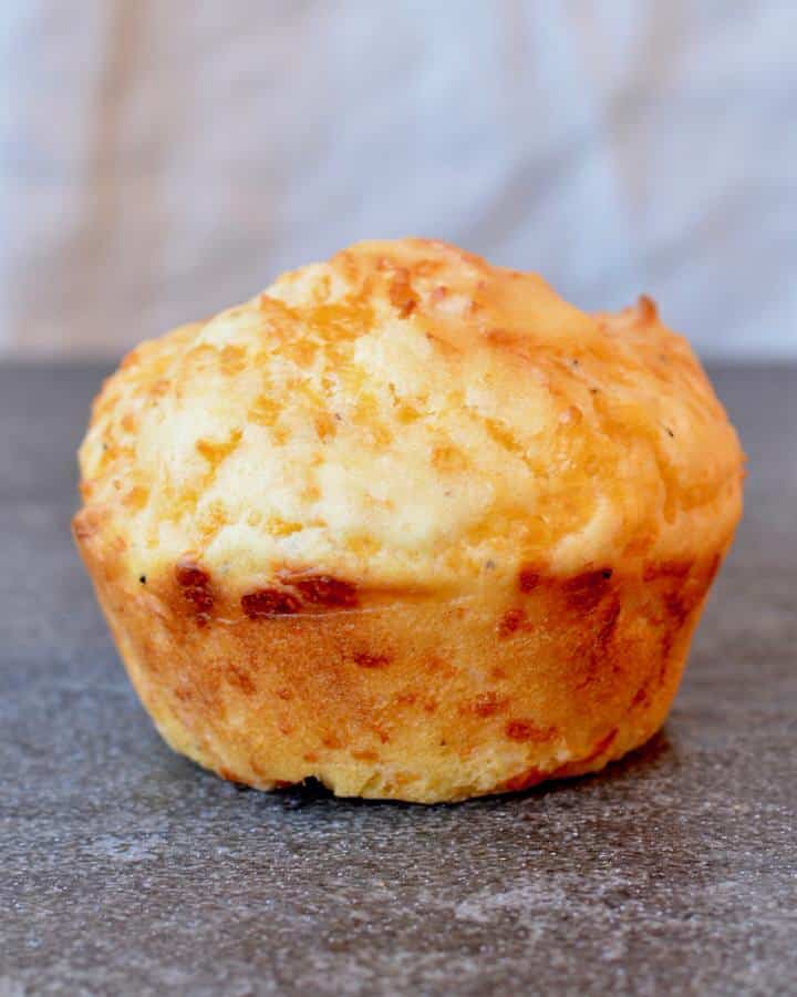 Cheddar Muffins - simple recipe perfect to go with soup this winter. Easy recipe with LOTS of cheddar!