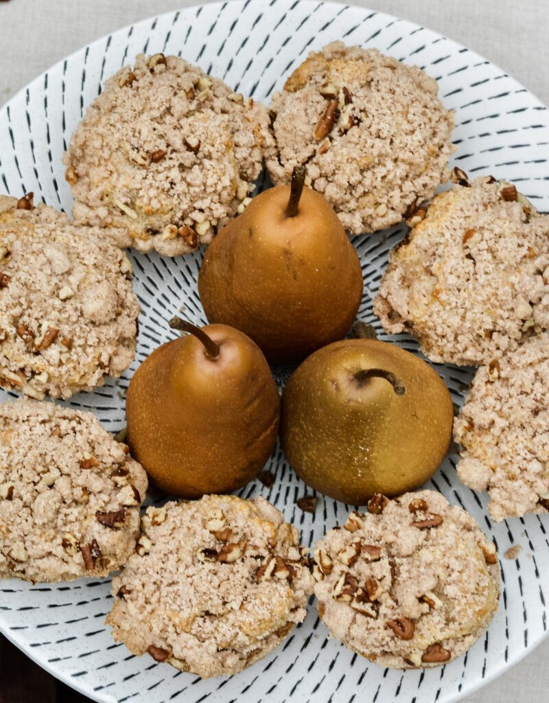Pear Muffins and delicious pears.