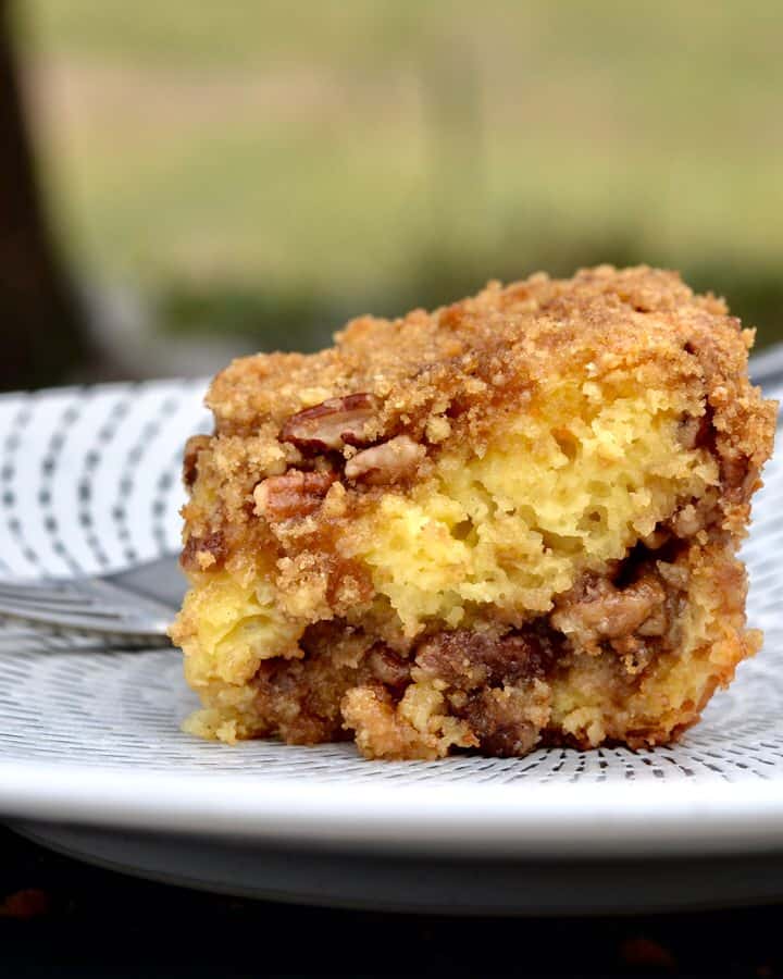 Yellow Cake Mix Coffee Cake - Super easy and oh so delicious!