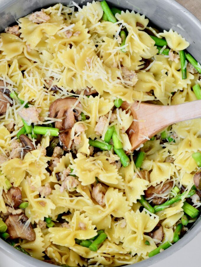 Asparagus Mushroom Turkey Sausage Bow Tie Pasta with Olive Oil and Parmesan | Simple recipe but so delicious