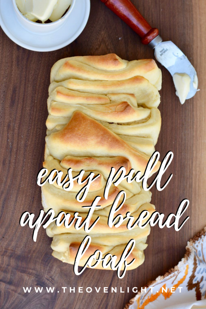 Easy pull apart dinner rolls | great for a weeknight meal or a family Thanksgiving meal. #pullapart #bread #easybread