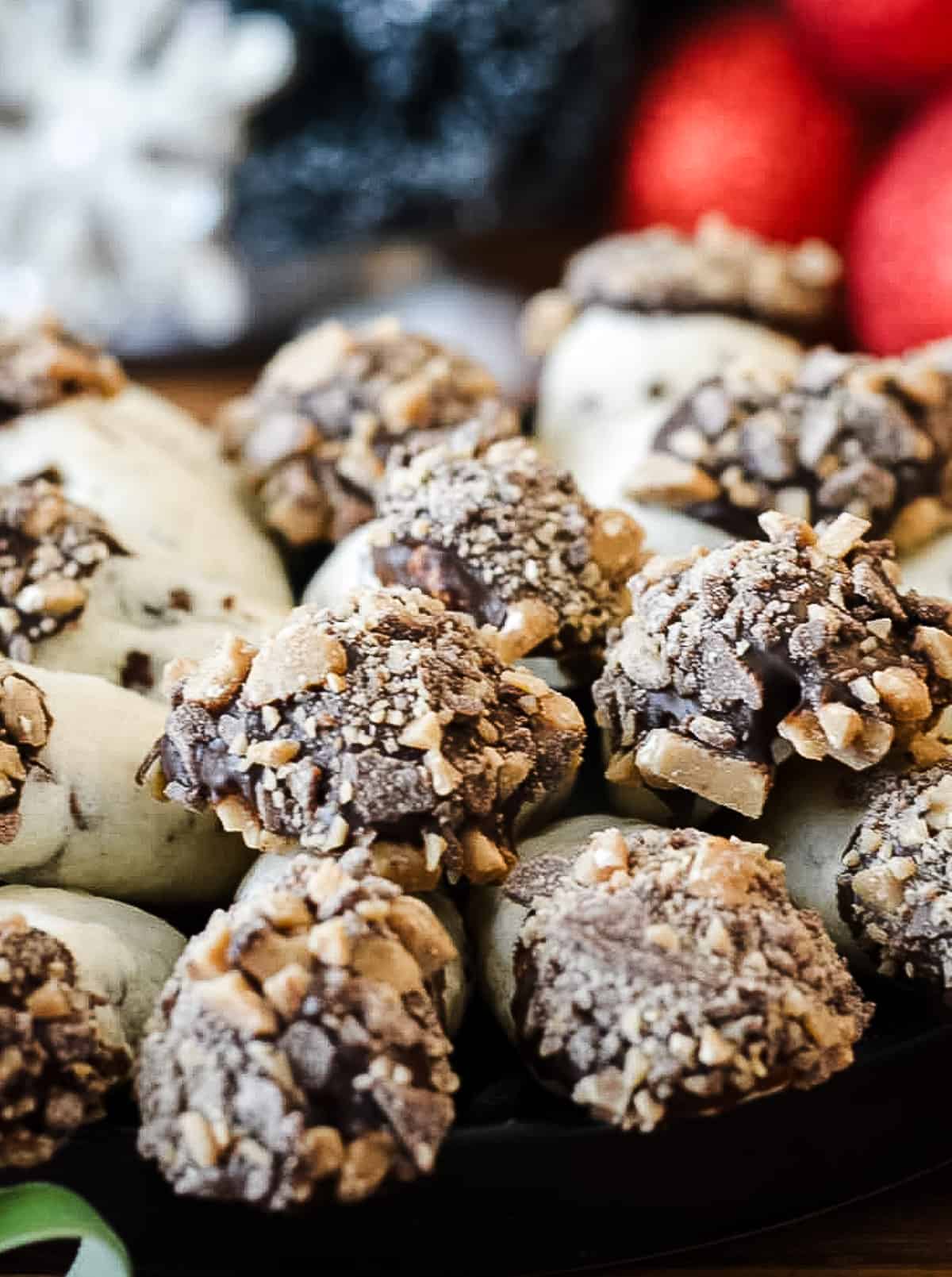 Up close of toffee on cookies.