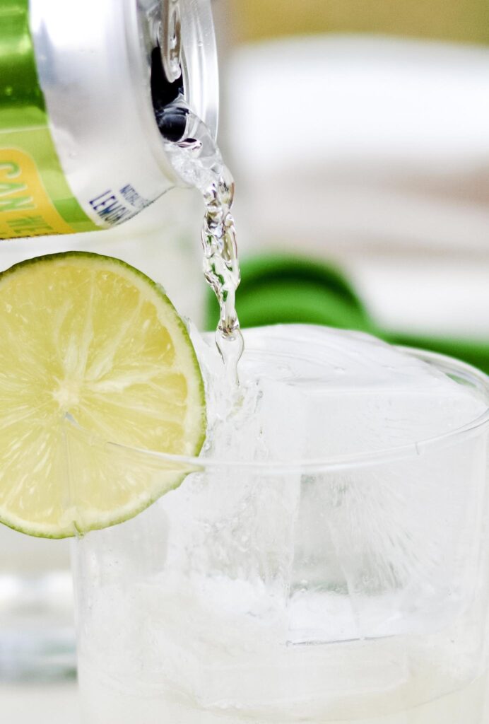 Vodka Lime Tonic - Made with 4 simple ingredients and a quick stir and you've got yourself an amazingly simple and delicious cocktail. #cocktail #lime #agave