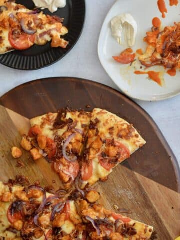 Amazing Buffalo Chicken Pizza | Made with our super popular no-rise time pizza dough and topped with a perfect combination of toppings. Simple weeknight meal comes together in minutes.