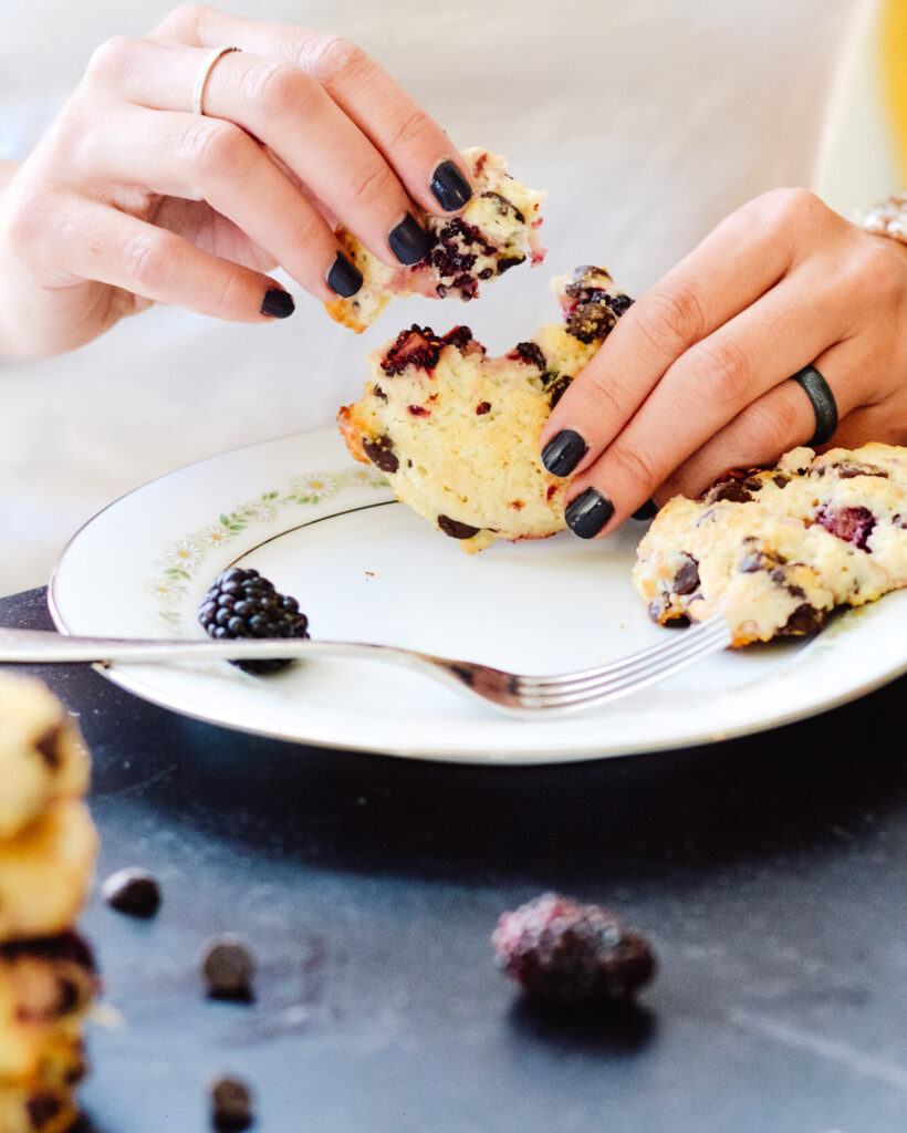 Quick drop scones with so much flavor - filled with blackberries and dark chocolate. Whip these up today. Only 30 minutes start to finish. #scones #blackberry #darkchocolate