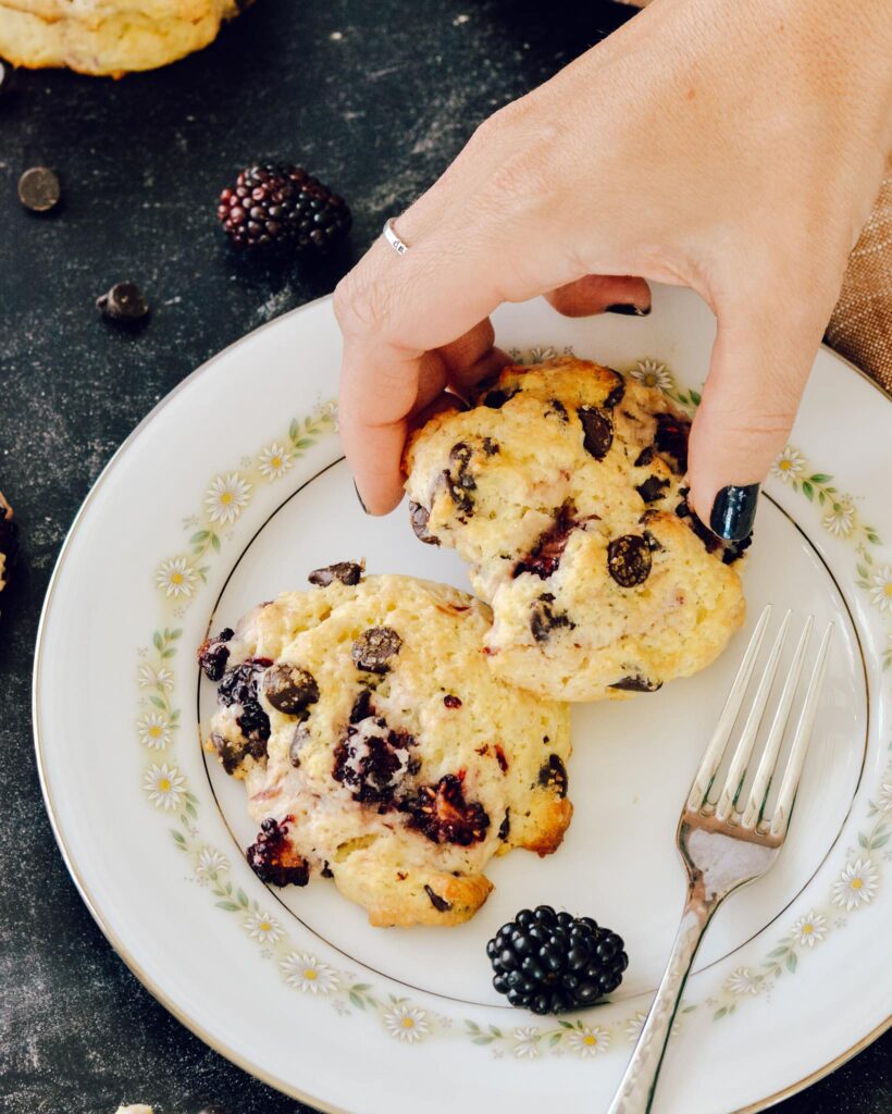 Quick drop scones with so much flavor - filled with blackberries and dark chocolate. Whip these up today. Only 30 minutes start to finish. #scones #blackberry #darkchocolate