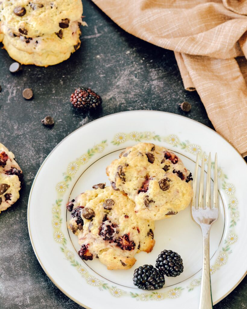 Quick drop scones with so much flavor - filled with blackberries and dark chocolate. Whip these up today. Only 30 minutes start to finish. #scones #blackberry #darkchocolate