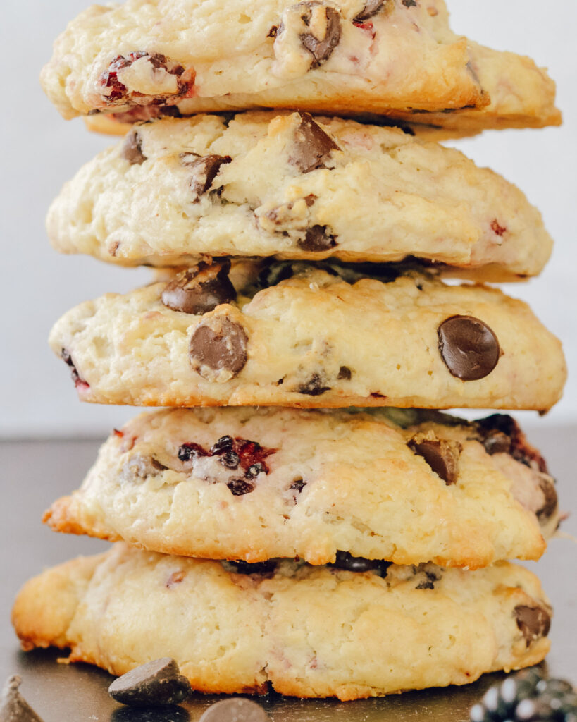 Quick drop scones with so much flavor - filled with blackberries and dark chocolate. Whip these up today. Only 30 minutes start to finish. #scones #blackberry #darkchocolate