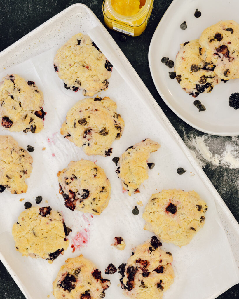 Quick drop scones with so much flavor - filled with blackberries and dark chocolate. Whip these up today. Only 30 minutes start to finish. #scones #blackberry #darkchocolate