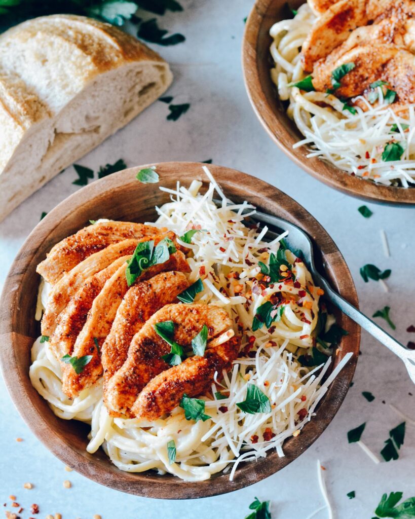 Blackened Chicken Alfredo | Simple recipe full of flavor. Creamy and spicy all at the same time. Great for date night. #blackenedchicken #alfredo #weeknightmeal