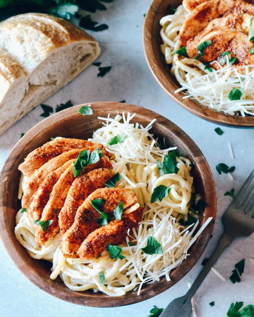 Blackened Chicken Alfredo | Simple recipe full of flavor. Creamy and spicy all at the same time. Great for date night. #blackenedchicken #alfredo #weeknightmeal