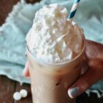 Iced White Chocolate Mocha Recipe | Starbucks Copycat. Easy to mix up for your favorite time to enjoy get your jolt. Only 2 ingredients for the sauce and lots of tips if you don't have an espresso machine. #starbuckscopycat #whitemocha #whitechocolate