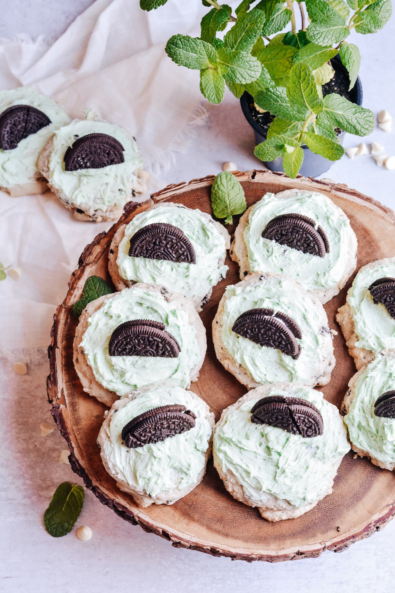 Gluten Free Oreo Mint Cookies—Crumble copycat recipe.