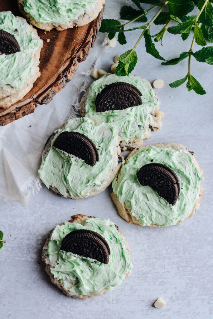 Gluten Free Oreo Mint Cookies—Crumble copycat recipe.