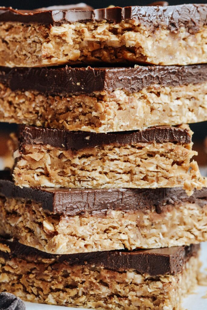 Healthy Peanut Butter Oatmeal Bars — sweetened with maple syrup, filled with oatmeal, flaxseed and peanut butter. Only 6 ingredients.